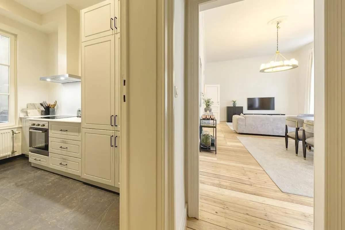 Apartment In The Hyper-Center 브뤼셀