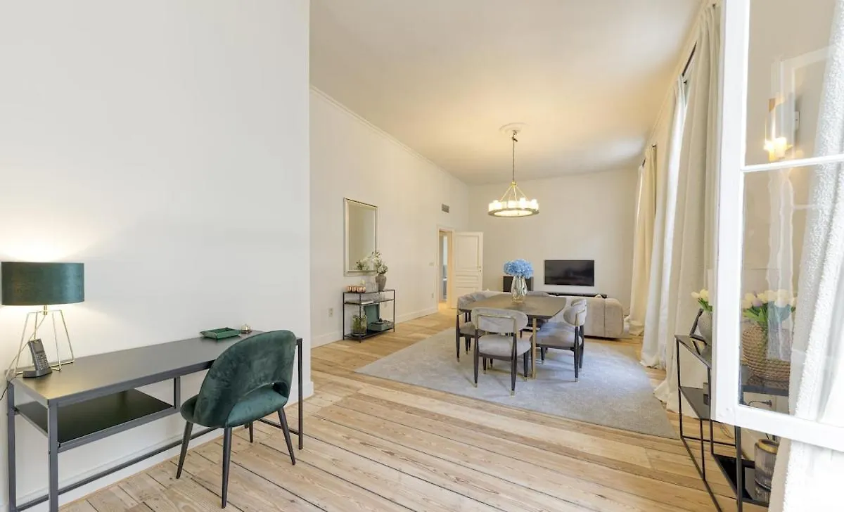 Apartment In The Hyper-Center 브뤼셀
